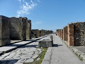 U Pompejima, tijekom iskapanja, pronađene figurice nalik božićnim jaslicama