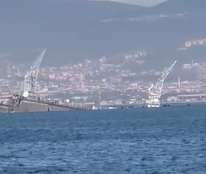 VIDEO Prilikom ukrcavanja jahte, u brodogradilištu potonuo plutajući dok!