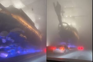 Zamislite da vozite autocestom i iz magle "izroni" brod...