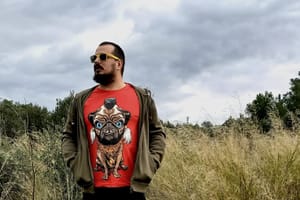 A sada malo pisme! Poslušajte "Otok", sanjivu i inspirativnu pjesmu koju izvodi Dante Drama s Hvara