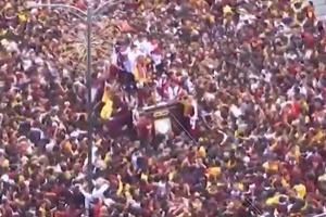 VIDEO Preko milijun bosonogih vjernika na Filipinima štuje "crnog Isusa"