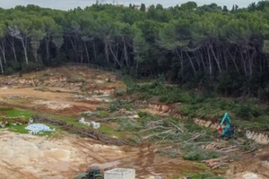 ZAUSTAVLJEN EKOCID Daljnje sječe stabala na izgradnji nogometnog igrališta Valkane neće biti