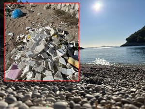 Počistio obalu od gomile stiropora, pa poručio Hrvatima: "Gadite mi se jer od mora živite i opet ćete glasati za isto smeće"!