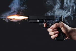 KRVAVI OBRAČUN NA BRAČU Muškarac nasred trga pucao i ranio čovjeka