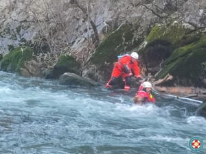 VELIKO SRCE HGSS-ovaca Spasili psa iz nabujale Čikole
