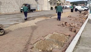 ŠTETA NAKON JUGA More iskopalo tlakavce na rapskoj rivi