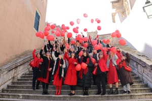 Dubrovkinje podržale javnozdravstvenu akciju "Dan crvenih haljina"