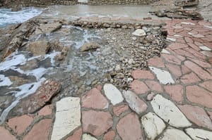 Divljaci u Dubrovniku pokrali kamene ploče i klupe koje su na pomorskom dobru postavili građani: "Molimo Grad da intervenira!"