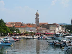 Turistička ambulanta u Krku radi u jednoj smjeni: "Četiri sata sam čekao na red s bolesnom kćeri"