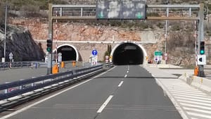 Kod Svetog Roka poginuli Hrvat i Crnogorac: "Udarili u stijenu i ispali iz automobila - nisu bili vezani!"