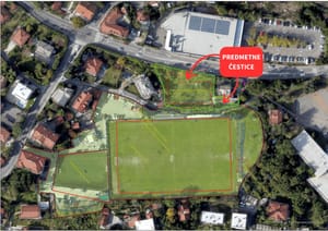 Uklanjaju se nelegalno postavljene prepreke na gradskom zemljištu uz opatijski nogometni stadion