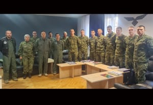 U Zemuniku započeo teoretski dio letačke obuke učenika letača HRZ-a