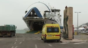 Nepokretnu ženu umjesto dva kvarta od bolnice u Splitu, sanitet odvezao na Vis