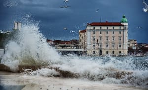 OLUJNO JUGO Problemi u pomorskom prometu na srednjem i južnom Jadranu