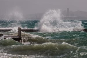 OLUJNO JUGO Otoci odsječeni, zbog saharskog pijeska smanjena vidljivost