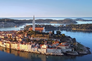 Dva muškarca uništavala su park šumu u Rovinju!