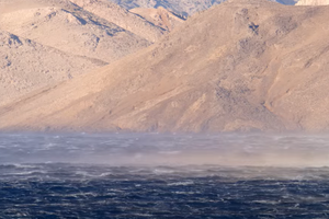 Podno Velebita moguća je jaka bura s olujnim udarima
