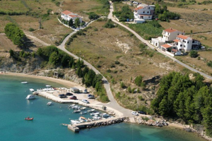 Uređuje se riva u Vlašićima na Pagu