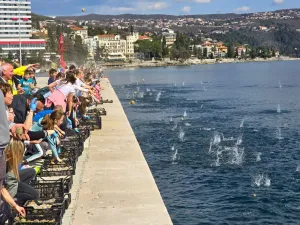 Opatijski osnovnoškolci u more bacili 14 tisuća eko-kuglica