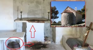 NA OLTARU PEKLI PEKU I GRADELE? Pogledajte snimku iz crkvice kod Kaštela