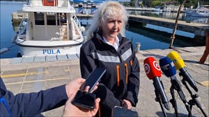 VIDEO Vlasnik se odrekao nasukanog broda u Raši: "Operacija oduskavanja trajat će nekoliko mjeseci"