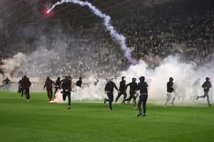 PORUKA POLITIČARIMA:  Odmah obećajte zaustaviti stadionske teroriste i ispunite to nakon izbora!