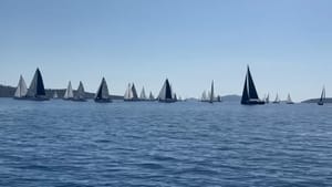 GLADUŠA Mudantama umjesto brojeva, kroz najveseliju jadransku regatu projedrilo 80 posada od Istre do Splita