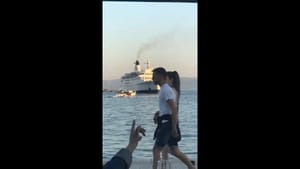 Kotrlja se turistički šušur u splitskoj luci