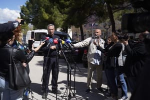 POLICIJA O NEREDIMA U SPLITU: "Privedena su 54 huligana, ozlijeđeno je 14 policajaca, neki i teško, šteta na imovini velika!"