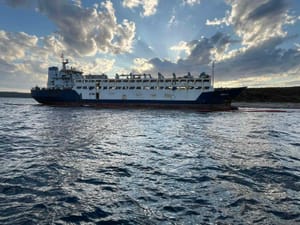 Obećali ga odsukati za 30 dana, pa ništa: "Brod nitko ne obilazi, gorivo je još unutra, raspast će se!"