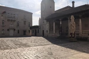 Dječak pronašao novac u Trogiru - Policija poziva vlasnika da se javi u postaju