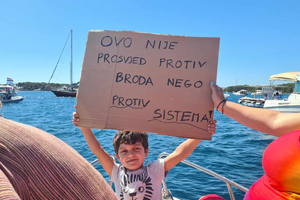 PROSVJED Mještani Prvića na svojim brodicama izrazili nezadovoljstvo!