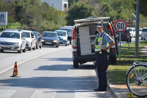 TREND BJEŽANJA Srušio pješaka u Puli pa pobjegao!