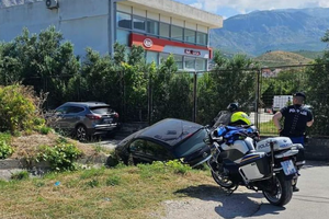 Krenuo izbjeći gužvu u Splitu pa pao u jarak i napravio još veću gužvu!