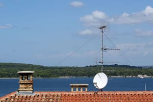 TALIJANI OMETAJU SIGNAL Nautičari svakog ljeta na određenim dijelovima Jadrana jedva čuju bitne informacije na hrvatskom!