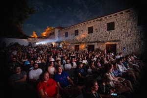 Nova komedija Ivana Marinovića „Živi i zdravi“ će otvoriti jubilarni 10. Brač Film Festival