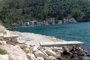 STIŽE INSPEKCIJA Netko sustavno devastira pomorsko dobro u Blacama!