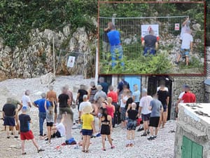 RAT ZA UVALU STUPOVA Građani u kontraofenzivi oslobodili pomorsko dobro od okupacije investitora