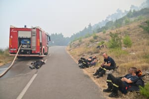 RADE ZA 700 EURA! Vlada im obećala povećanje, ali zasad su namirili samo sebe