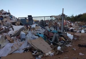 DOBRODOŠLI NA DEPONIJ Ovo se nalazi u Kalima na otoku Ugljanu, a svaki je komentar suvišan!