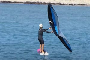 NAGRADA OD 200 EURA Surfer izgubio krilo za jedrenje između Bola i Hvara!