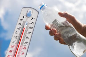 I DALJE OPASNO VRUĆE Neobično dug toplinski val zadržat će se sve do sredine idućeg tjedna, možda i dulje