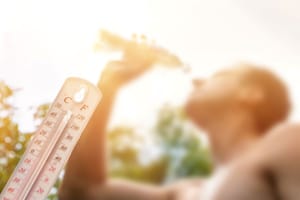 Sunčano i toplinski val uz crvenu, vrlo veliku opasnost od djelovanja vrućine na zdravlje
