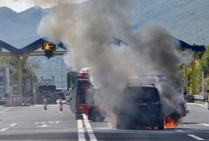 Na A1 kod Zagvozda se zapalilo vozilo: "Koristite izlaz Šestanovac"