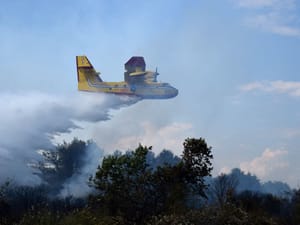 Tucaković: "Požari su ugašeni, a troškovi gašenja su veliki - sat leta kanadera stoji 7 500 eura!"