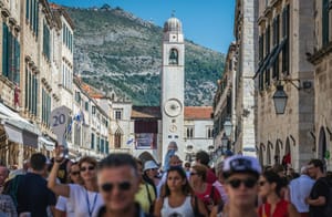LAŽ O DOBROJ SEZONI POTVRDILE SLUŽBENE BROJKE Turista je u srpnju manje u svim županijama osim u jednoj!