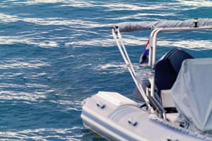 Gumenjak udario u hrid u Paklinskim otocima, poginula jedna osoba, druga ozlijeđena!