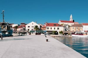 U Biogradu na moru policija intervenirala zbog ljubavnog trokuta!