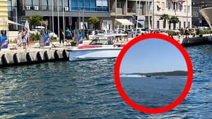 KAKVA NESMOTRENOST Kanaderi uzimaju more, a on s gliserom na putu...