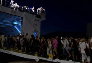 "Priče s trajekta" - Atraktivna predstava u garaži, salonima i na palubi Jadrolinijina trajekta "Oliver"